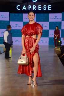 Alia Bhatt feet photo thumbnail