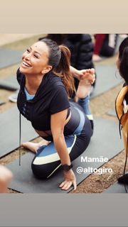 Sabrina Sato feet photo thumbnail