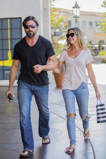 Denise Richards feet photo thumbnail