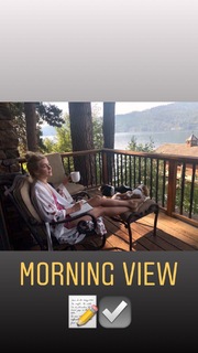 Julianne Hough feet photo thumbnail