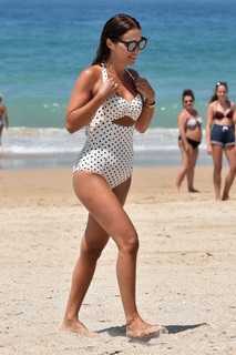 Paula Echevarría feet photo thumbnail