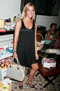 Denise Richards feet photo thumbnail