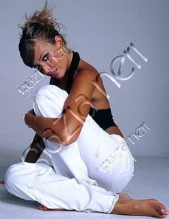 Ilary Blasi feet photo thumbnail