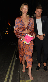 Ferne McCann feet photo thumbnail