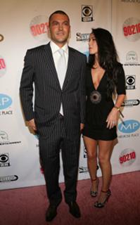 Megan Fox feet photo thumbnail