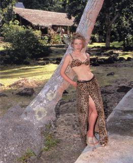 Gillian Anderson feet photo thumbnail