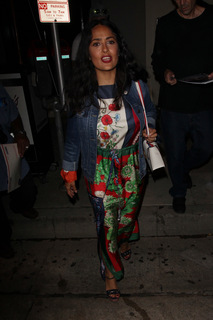 Salma Hayek feet photo thumbnail