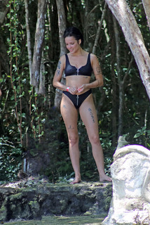 Halsey feet photo thumbnail