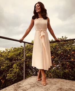 Juliana Paes feet photo thumbnail