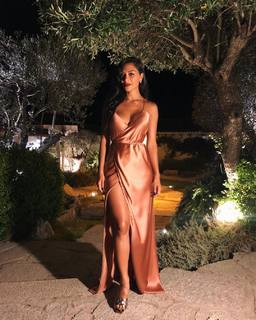 Nicole Scherzinger feet photo thumbnail