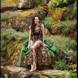 Liv Tyler feet photo thumbnail