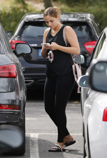Jacqueline Jossa feet photo thumbnail