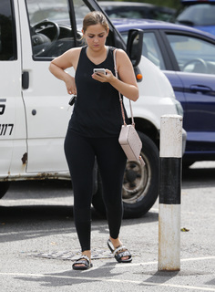 Jacqueline Jossa feet photo thumbnail