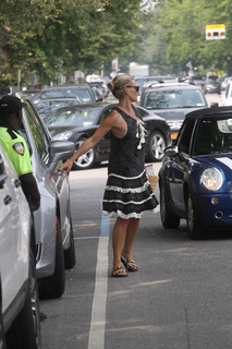 Molly Sims feet photo thumbnail