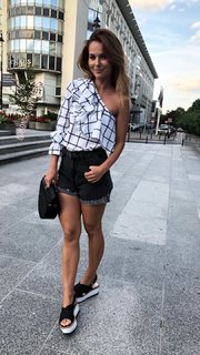 Paulina Sykut feet photo thumbnail