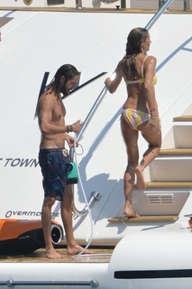 Heidi Klum feet photo thumbnail