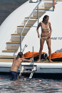 Heidi Klum feet photo thumbnail