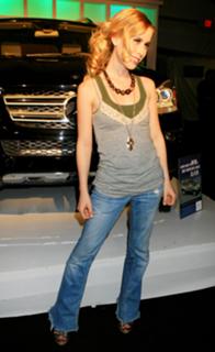 Tara Lipinski feet photo thumbnail