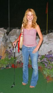 Tara Lipinski feet photo thumbnail