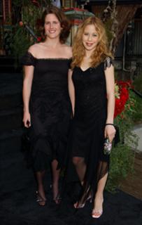 Tara Lipinski feet photo thumbnail