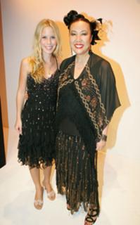Tara Lipinski feet photo thumbnail
