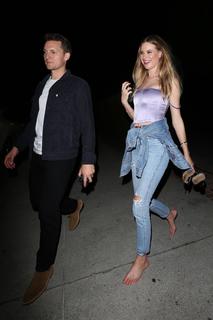 Behati Prinsloo feet photo thumbnail
