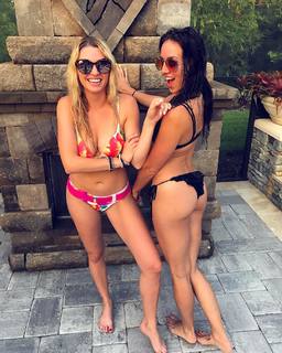 Chelsea Green feet photo thumbnail