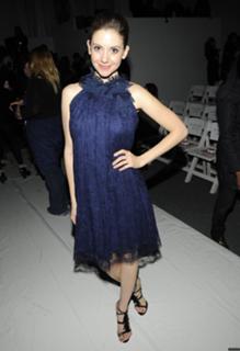 Alison Brie feet photo thumbnail