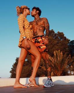 Chiara Ferragni feet photo thumbnail