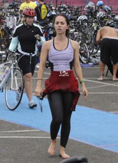 Eliza Dushku feet photo thumbnail