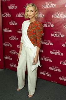 Charlize Theron feet photo thumbnail