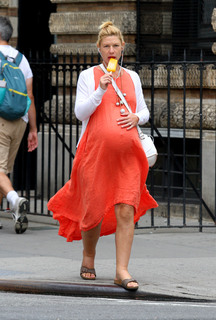Claire Danes feet photo thumbnail
