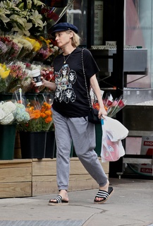 Diane Kruger feet photo thumbnail