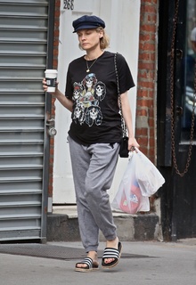 Diane Kruger feet photo thumbnail