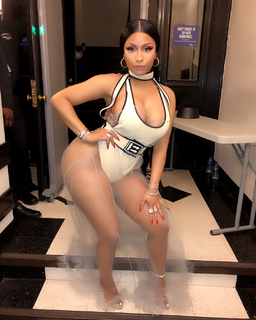 Nicki Minaj feet photo thumbnail