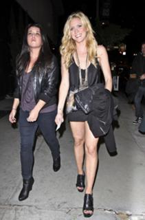 Brittany Snow feet photo thumbnail