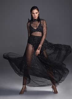 Gal Gadot feet photo thumbnail