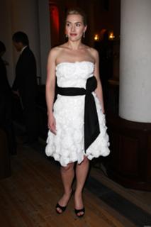 Kate Winslet feet photo thumbnail