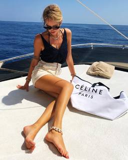 Chiara Ferragni feet photo thumbnail