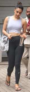 Kiara Advani feet photo thumbnail