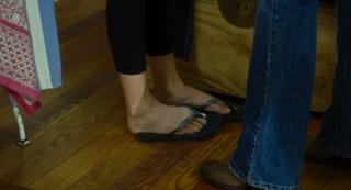 Reese Witherspoon feet photo thumbnail