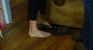 Reese Witherspoon feet photo thumbnail