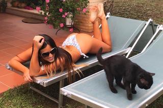 Claudia Romani feet photo thumbnail