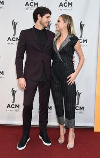 Kelsea Ballerini feet photo thumbnail
