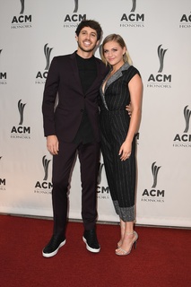 Kelsea Ballerini feet photo thumbnail