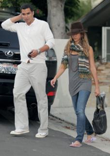 Jessica Alba feet photo thumbnail