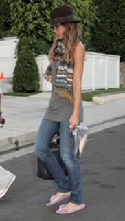 Jessica Alba feet photo thumbnail