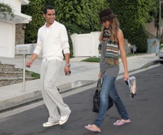 Jessica Alba feet photo thumbnail