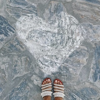 Doukissa Nomikou feet photo thumbnail