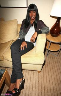 Kelly Rowland feet photo thumbnail